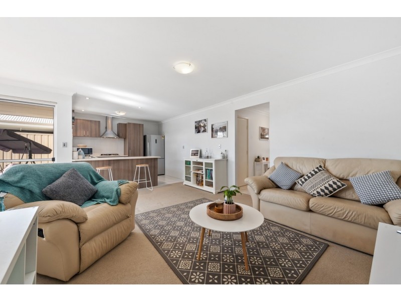 22/15 Crosthwait Circle, Tapping WA 6065