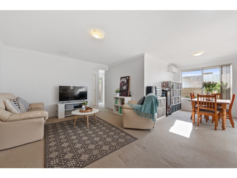 22/15 Crosthwait Circle, Tapping WA 6065