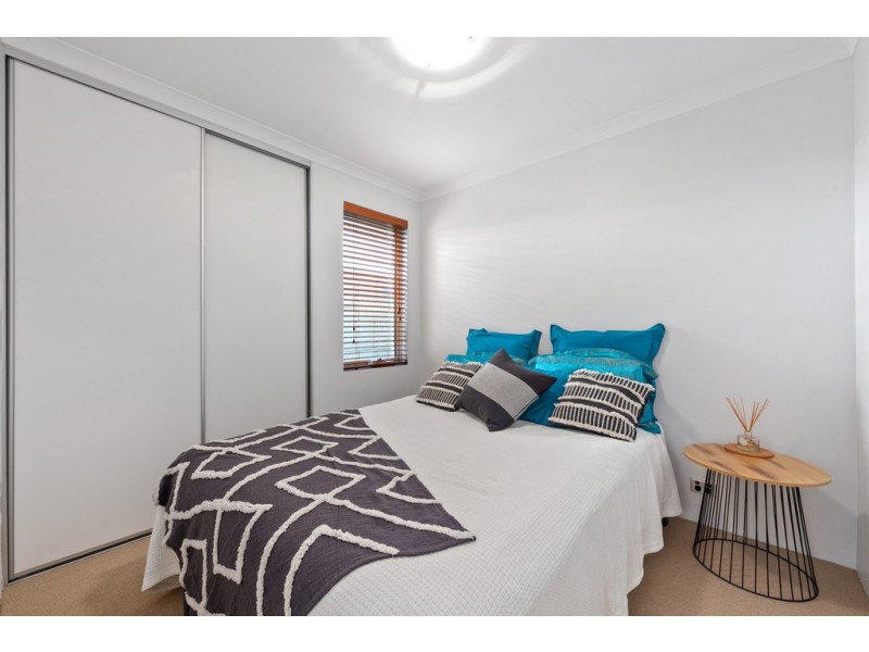 22/15 Crosthwait Circle, Tapping WA 6065