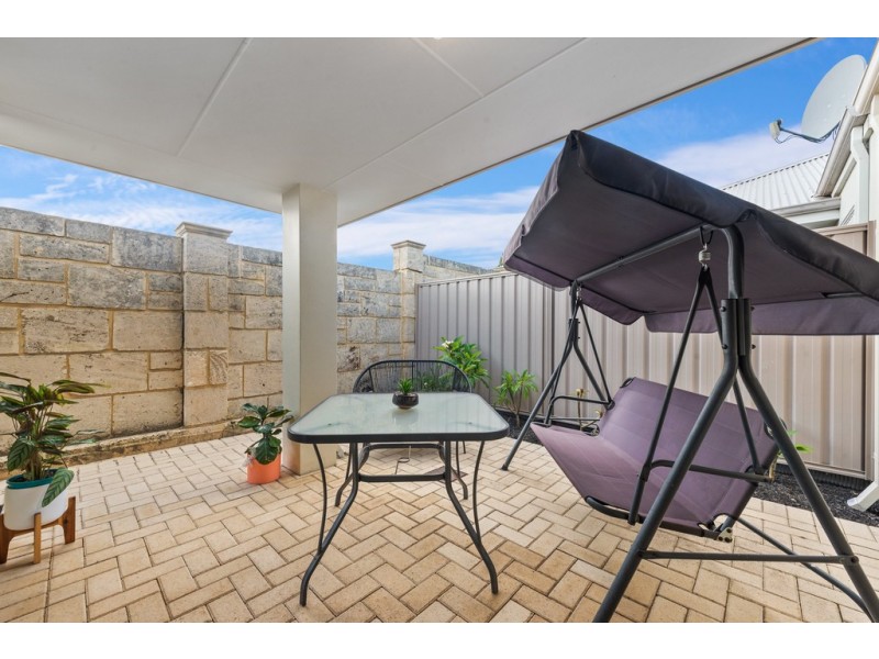 22/15 Crosthwait Circle, Tapping WA 6065