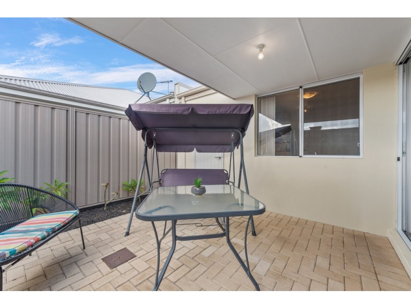 22/15 Crosthwait Circle, Tapping WA 6065