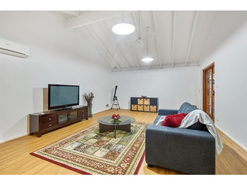 26 Durban Crescent, Kingsley WA 6026