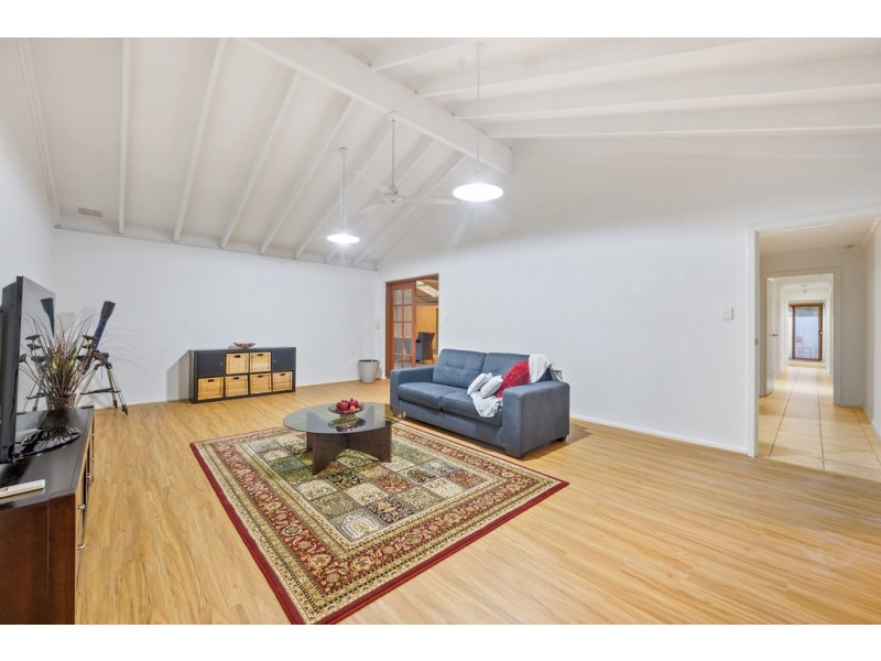 26 Durban Crescent, Kingsley WA 6026