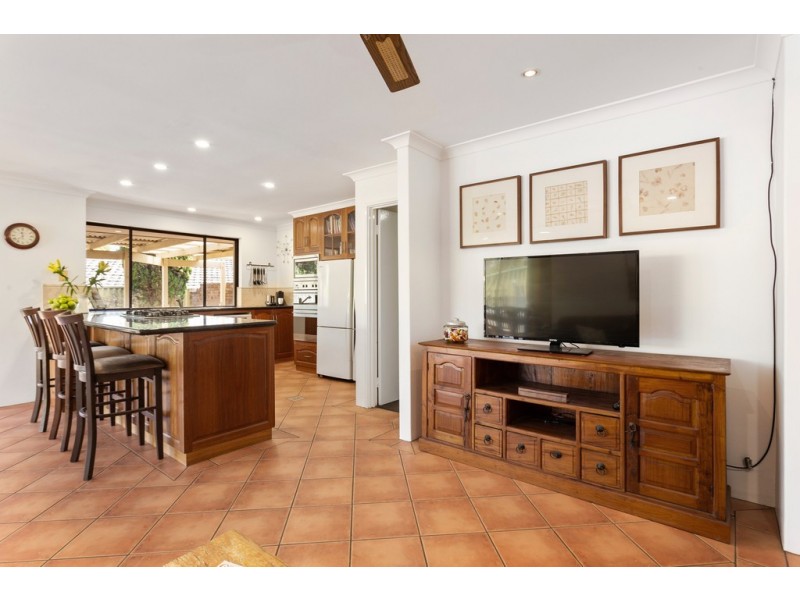 5 Balmoral Way, Kallaroo WA 6025