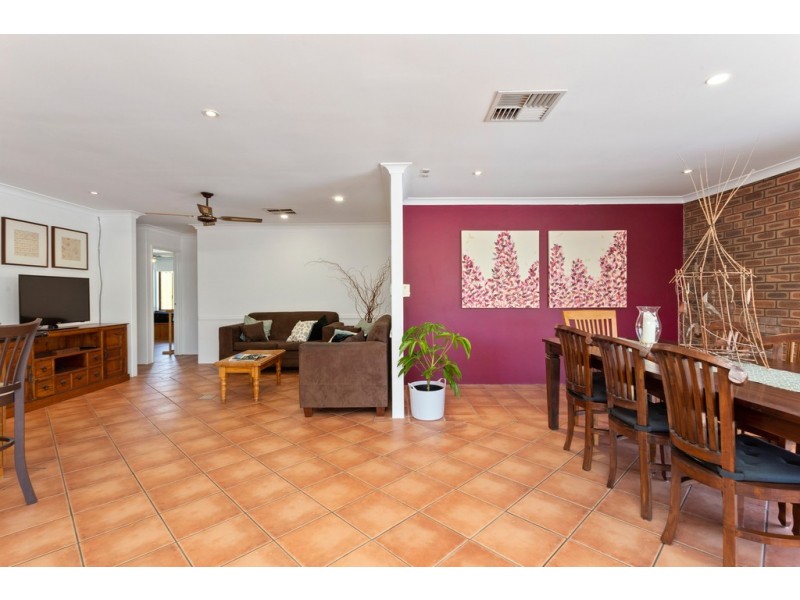 5 Balmoral Way, Kallaroo WA 6025