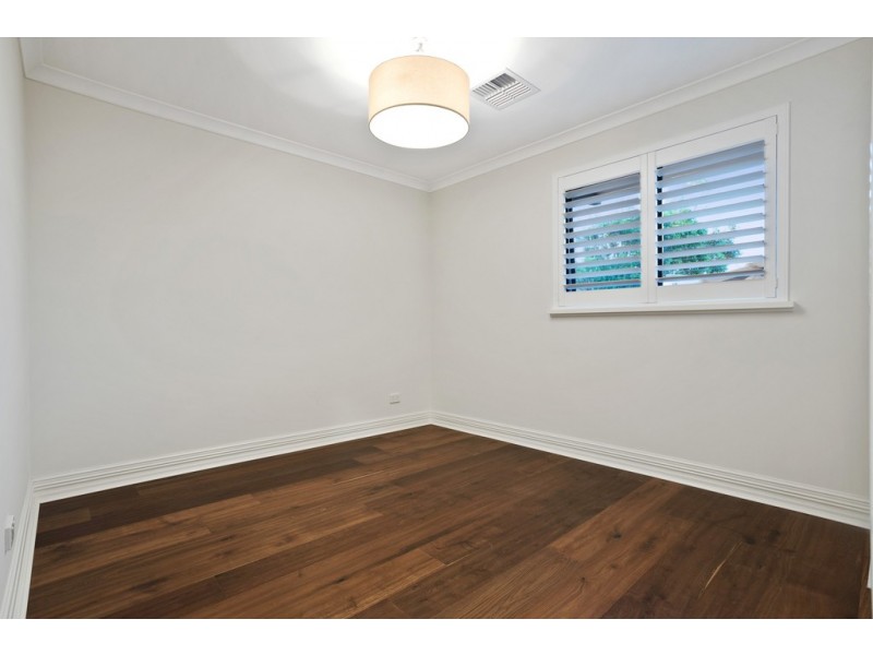 32 Karrinyup Road, Trigg WA 6029