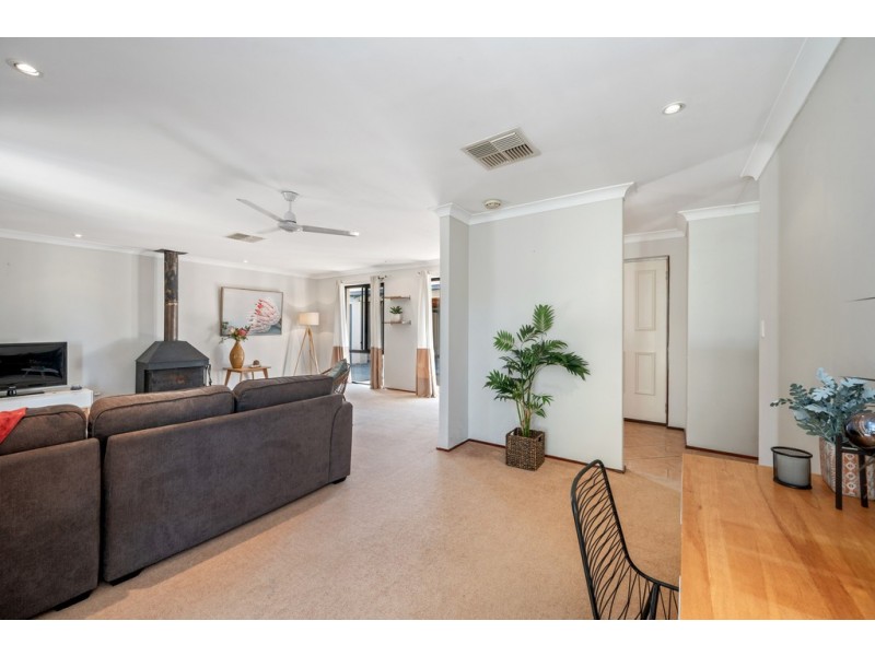 15 Johns Wood Drive, Kingsley WA 6026