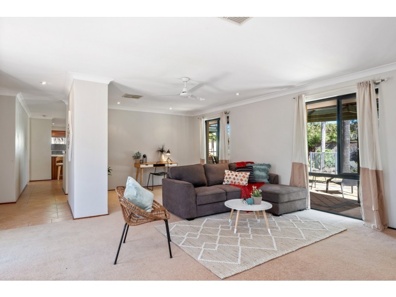 15 Johns Wood Drive, Kingsley WA 6026