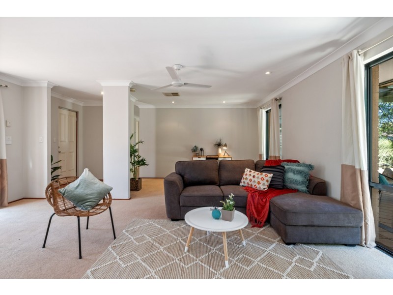 15 Johns Wood Drive, Kingsley WA 6026