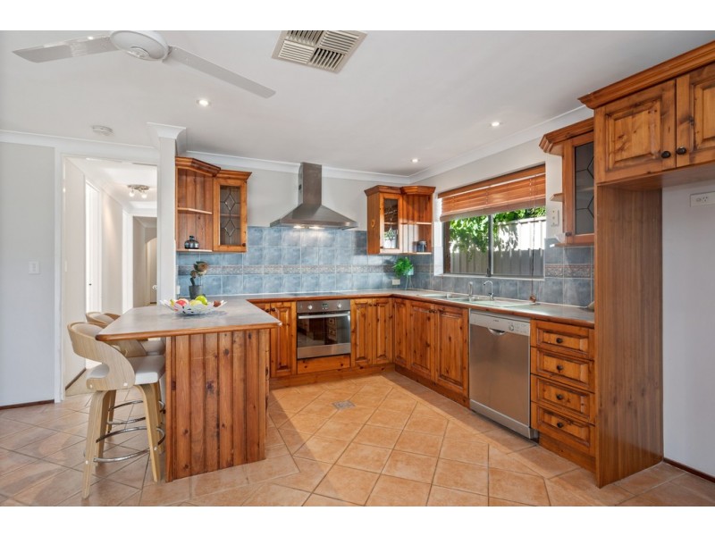 15 Johns Wood Drive, Kingsley WA 6026