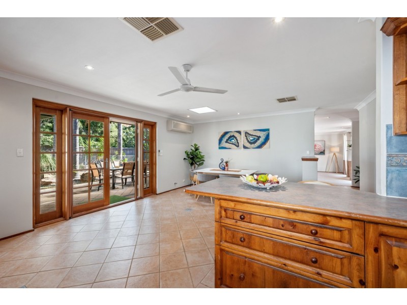 15 Johns Wood Drive, Kingsley WA 6026