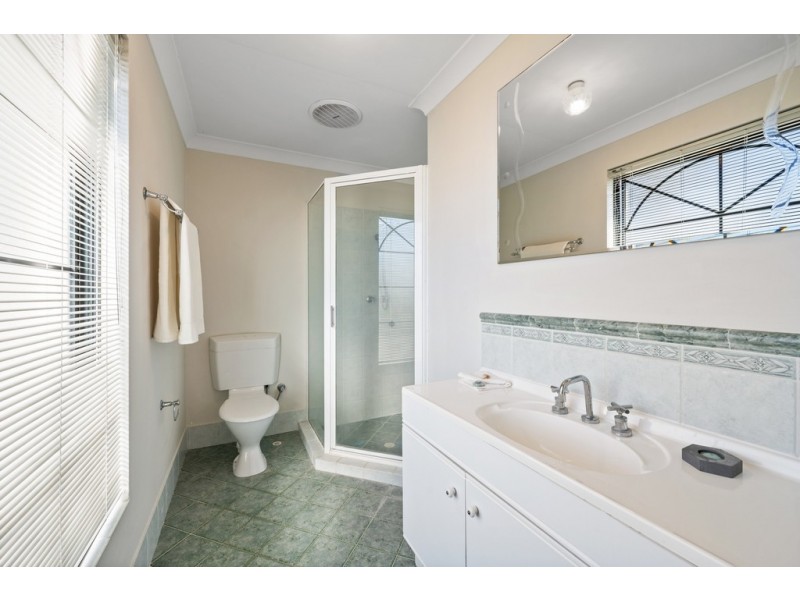 15 Johns Wood Drive, Kingsley WA 6026