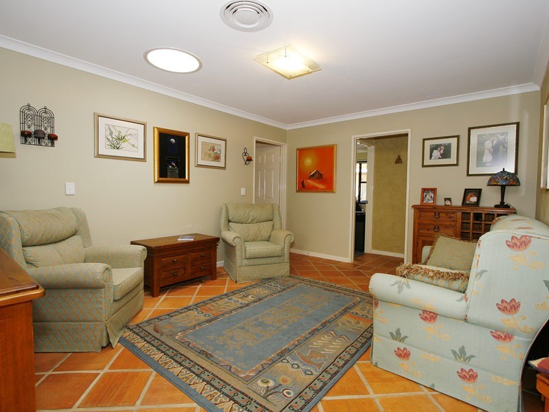 11 Gardon Rise, Gwelup WA 6018