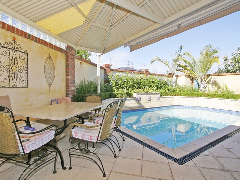 11 Gardon Rise, Gwelup WA 6018