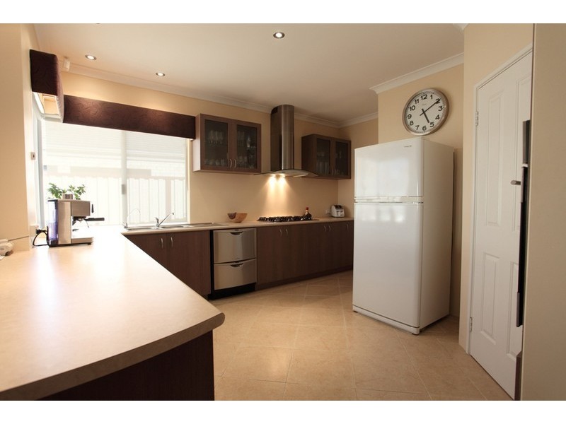 63 Keanefield Drive, Carramar WA 6031