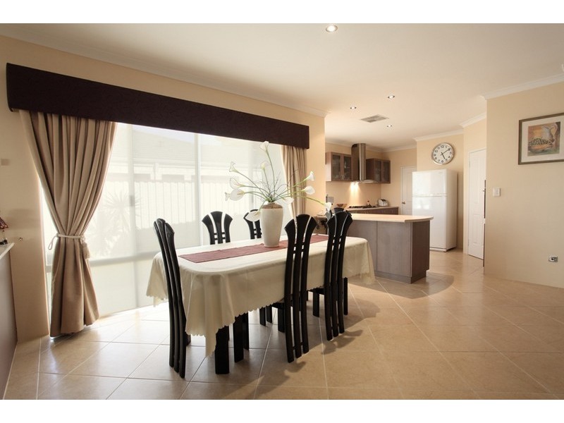 63 Keanefield Drive, Carramar WA 6031