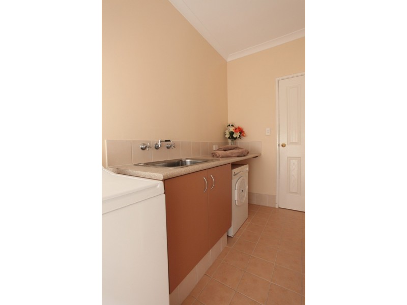 63 Keanefield Drive, Carramar WA 6031