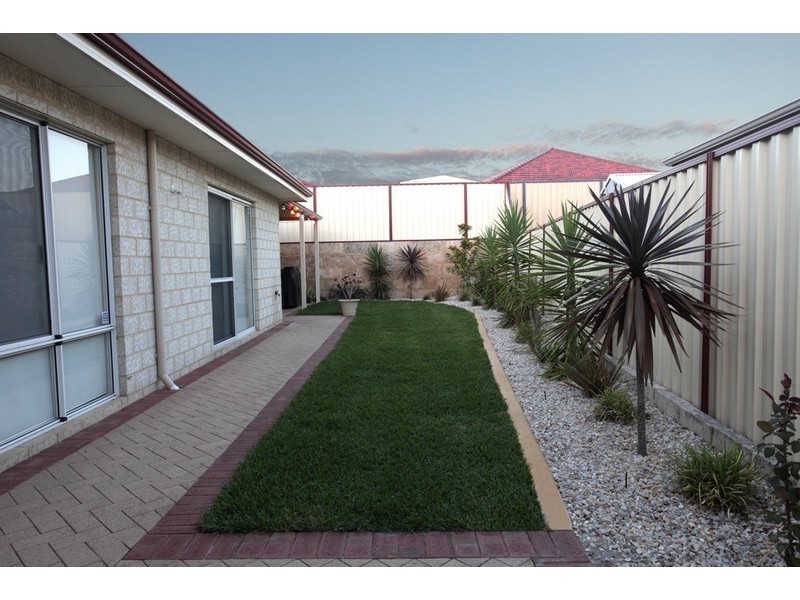 63 Keanefield Drive, Carramar WA 6031