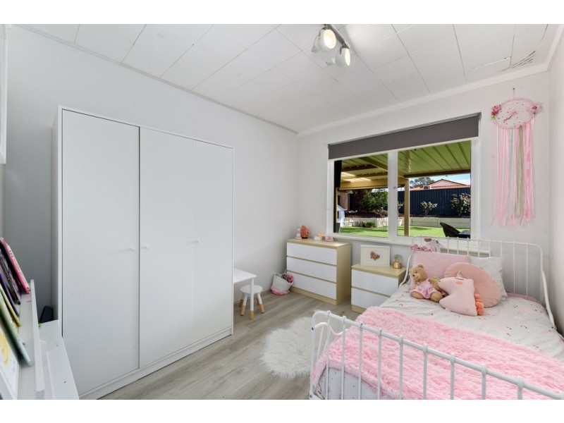 17 Windsor Place, Kallaroo WA 6025