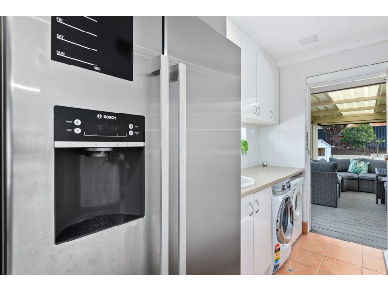 17 Windsor Place, Kallaroo WA 6025