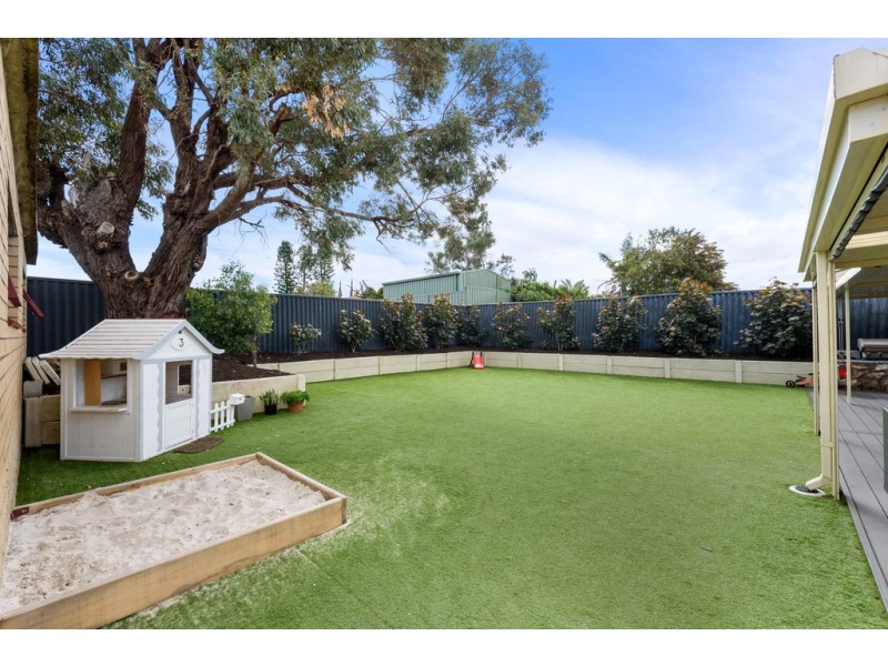 17 Windsor Place, Kallaroo WA 6025