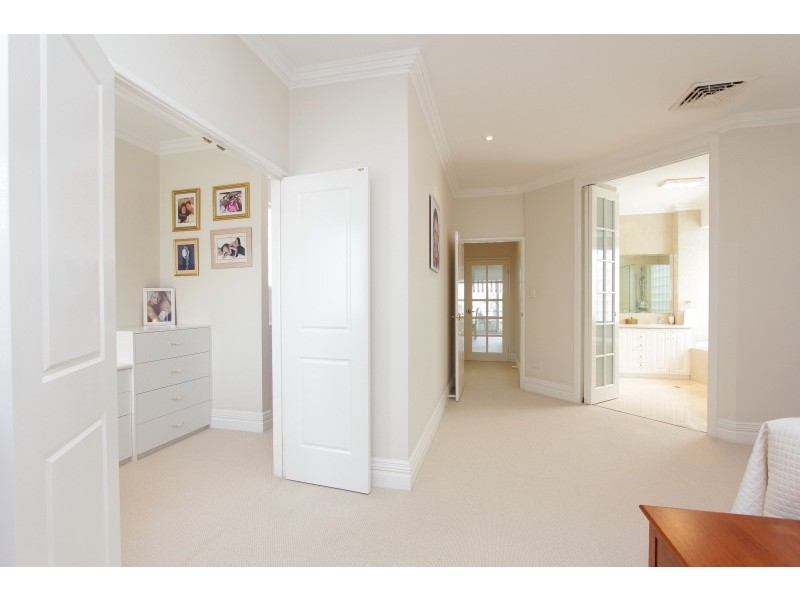 124a Mary Street, Como WA 6152