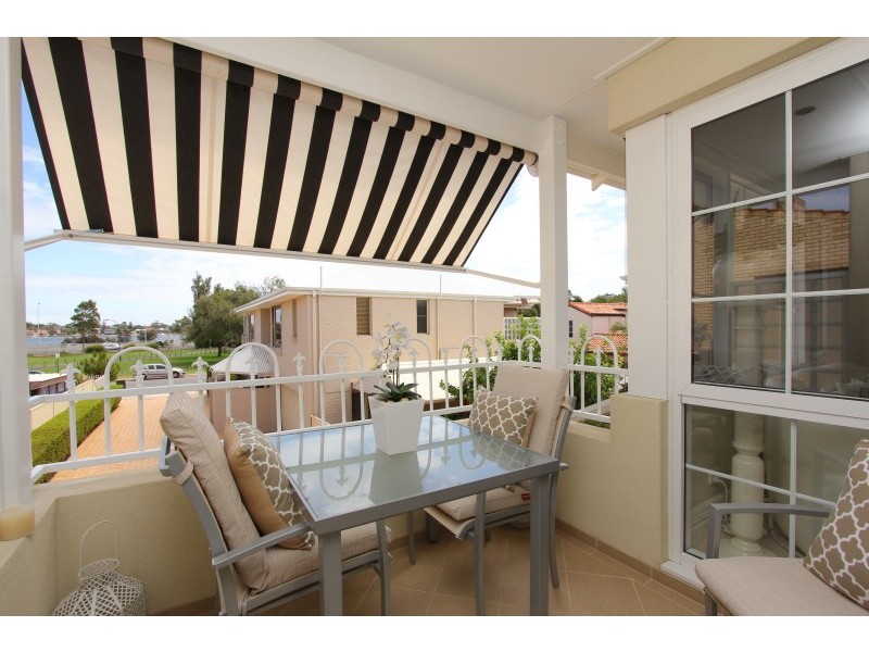 124a Mary Street, Como WA 6152