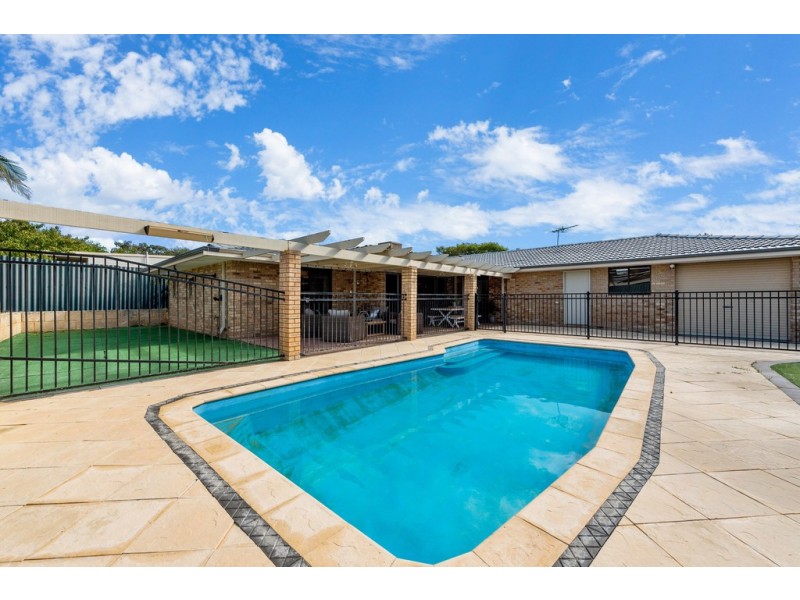 17 Halidon Street, Kingsley WA 6026