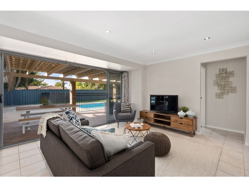 17 Halidon Street, Kingsley WA 6026