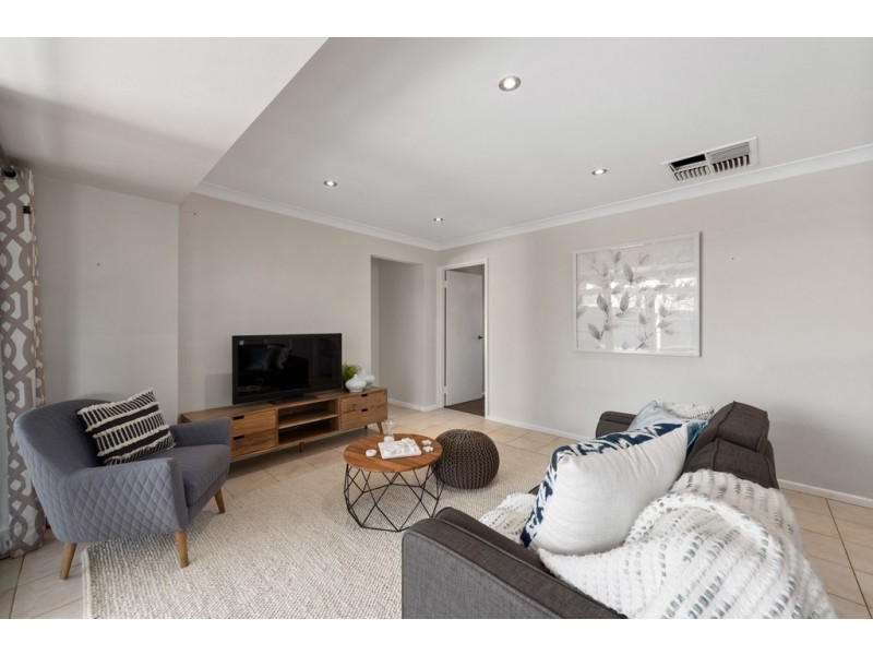 17 Halidon Street, Kingsley WA 6026