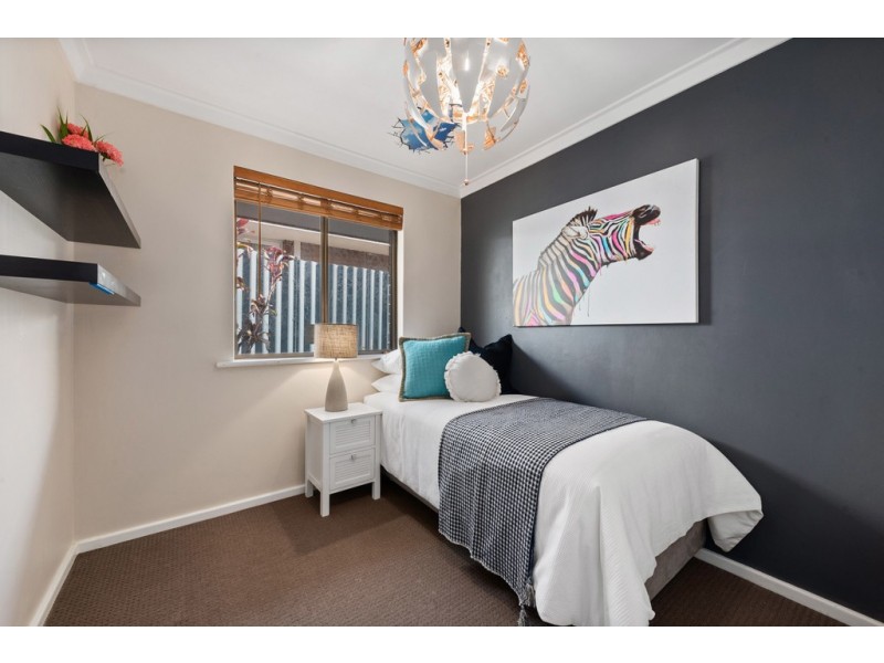 17 Halidon Street, Kingsley WA 6026