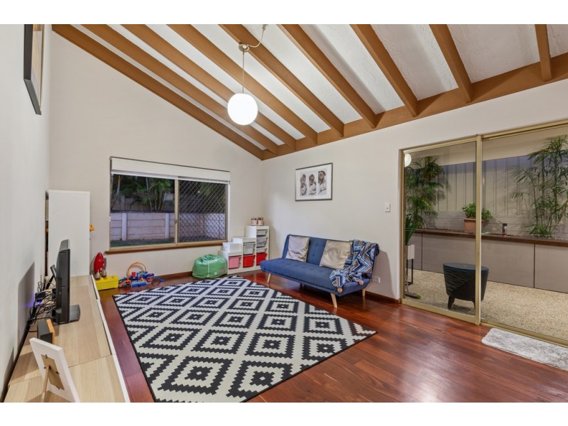 11 Glenbar Road, Duncraig WA 6023