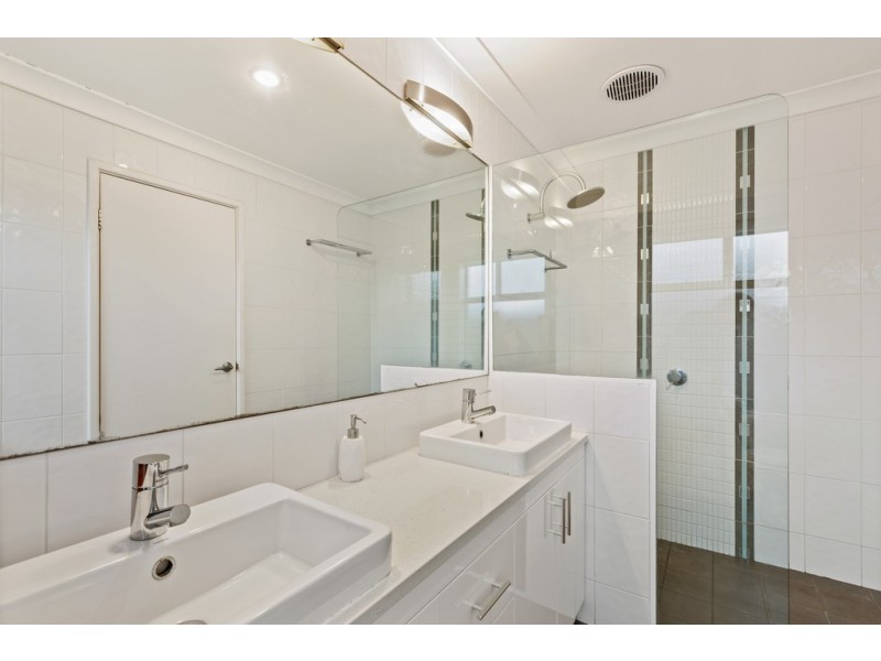 11 Glenbar Road, Duncraig WA 6023