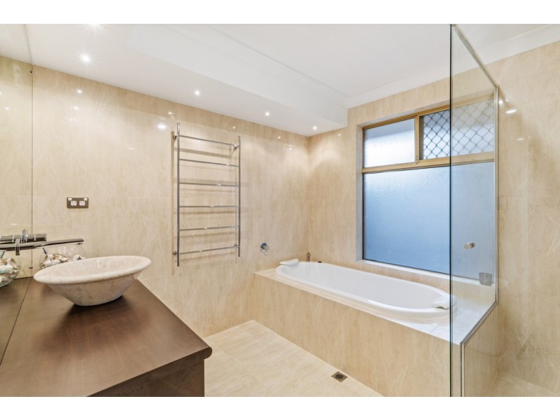 11 Glenbar Road, Duncraig WA 6023