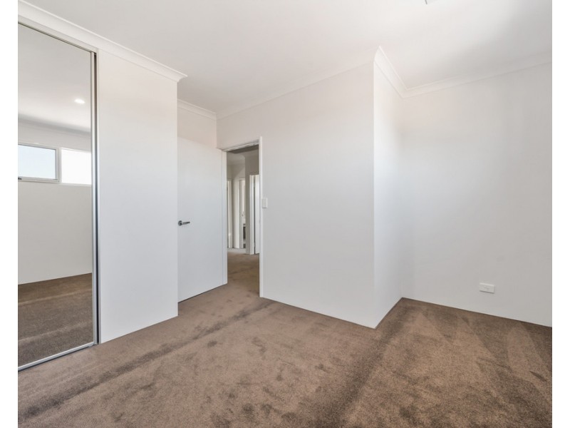 2/553 Beach Road, Duncraig WA 6023