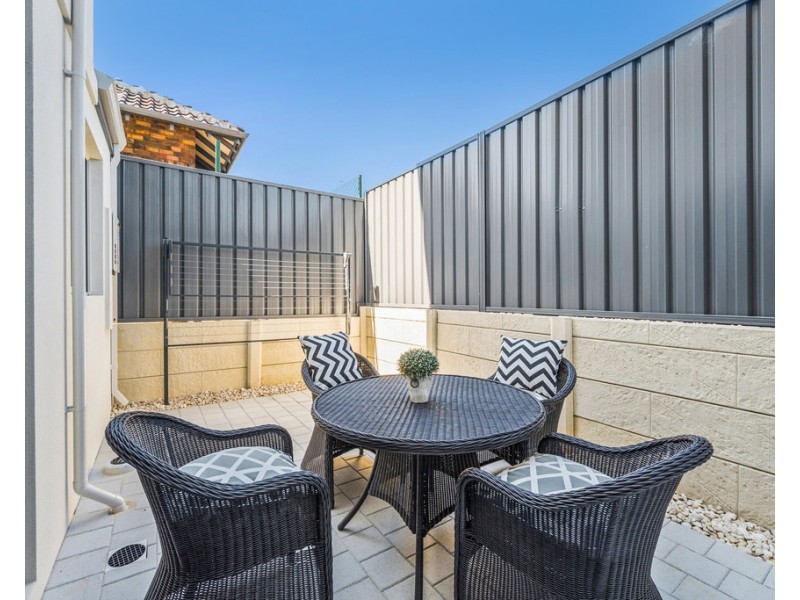 2/553 Beach Road, Duncraig WA 6023