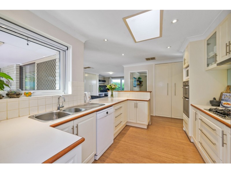 32 Illawong Way, Kingsley WA 6026