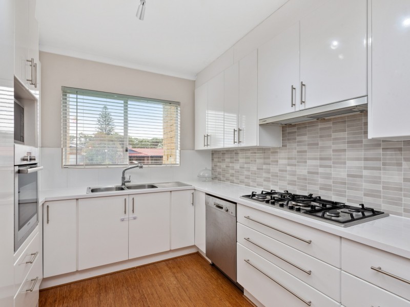2 Gunida Street, Mullaloo WA 6027