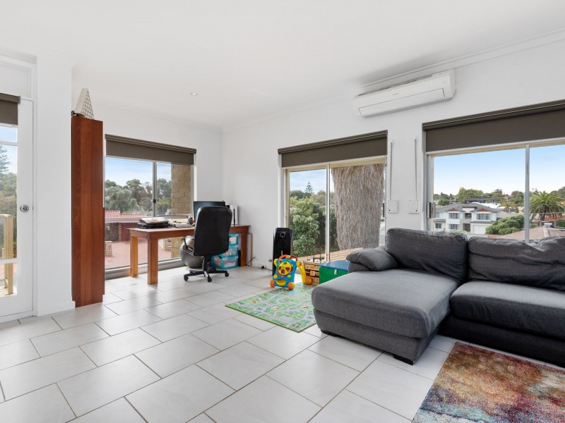 2 Gunida Street, Mullaloo WA 6027