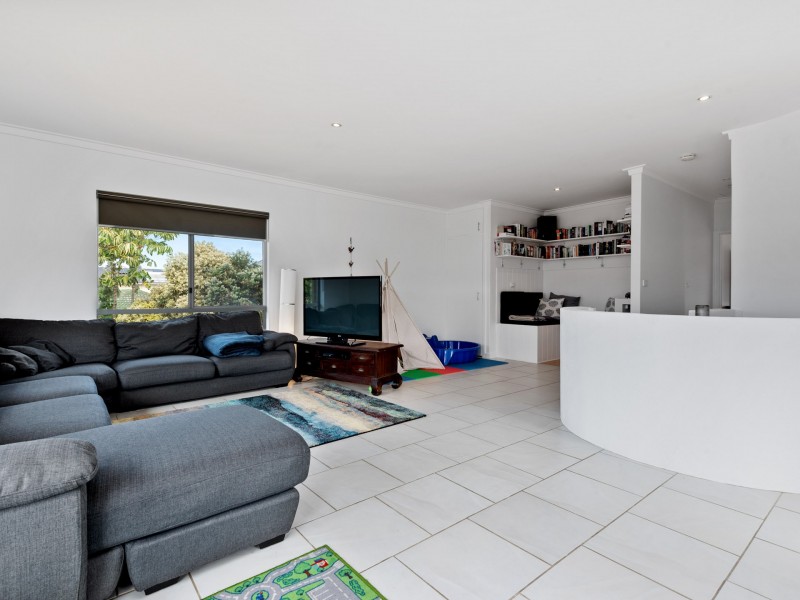 2 Gunida Street, Mullaloo WA 6027