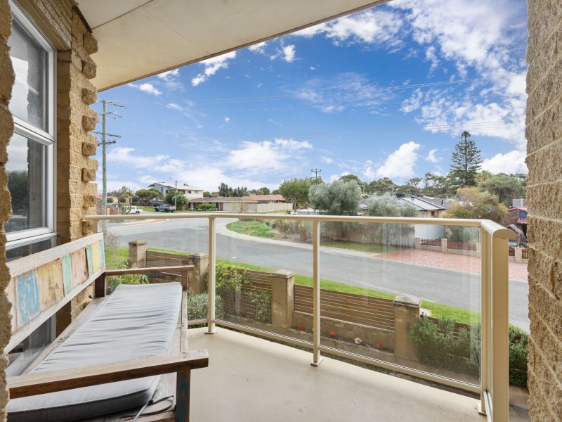 2 Gunida Street, Mullaloo WA 6027