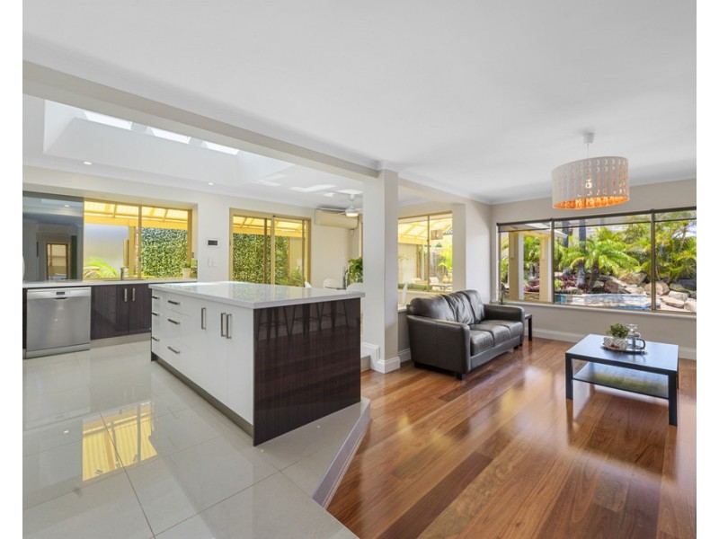 133 Castlecrag Drive, Kallaroo WA 6025