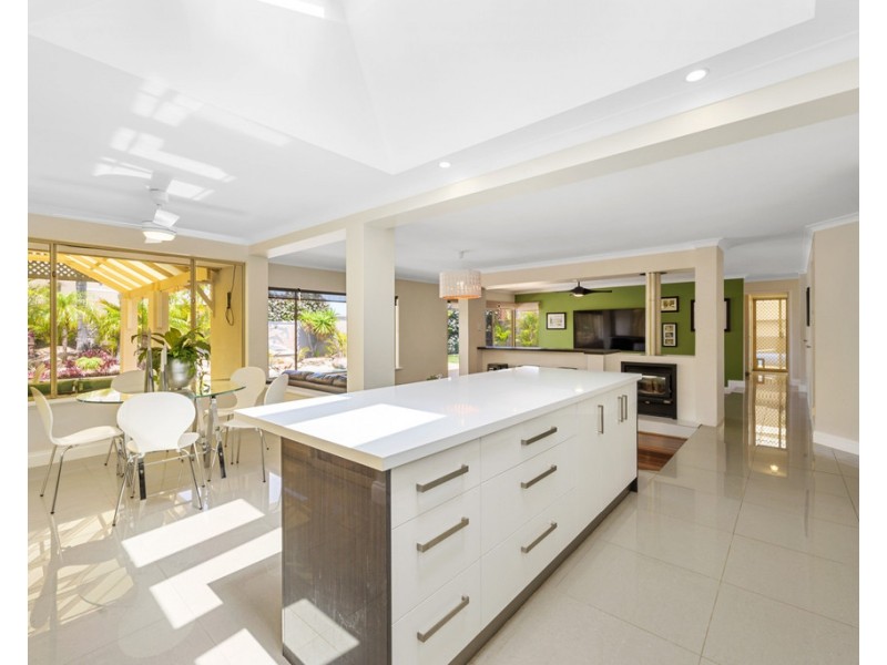 133 Castlecrag Drive, Kallaroo WA 6025