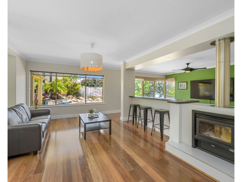 133 Castlecrag Drive, Kallaroo WA 6025