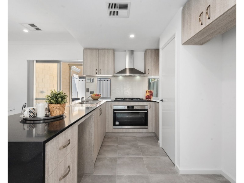 16c Windsor Place, Kallaroo WA 6025