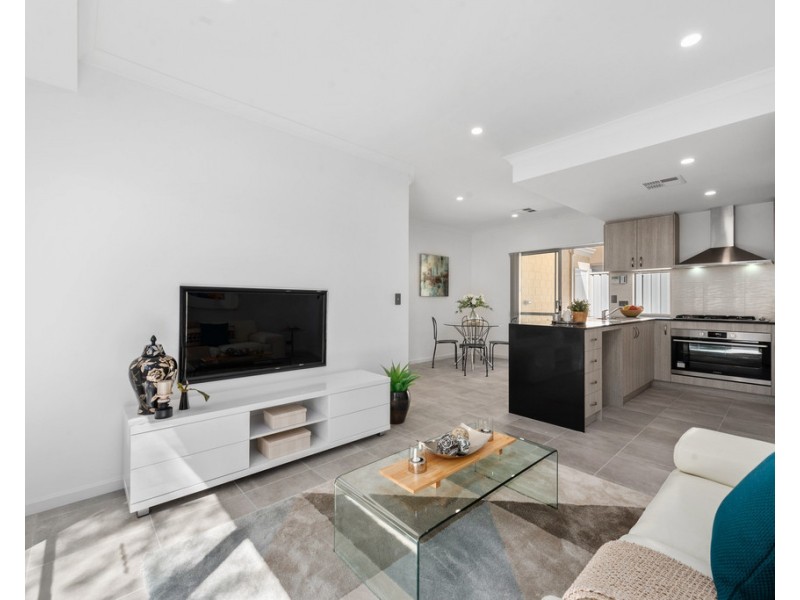 16c Windsor Place, Kallaroo WA 6025