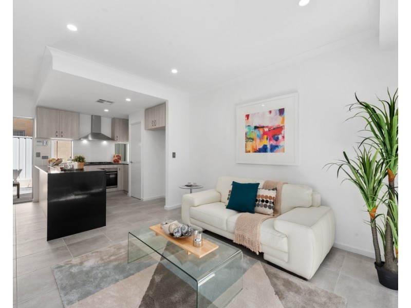 16c Windsor Place, Kallaroo WA 6025