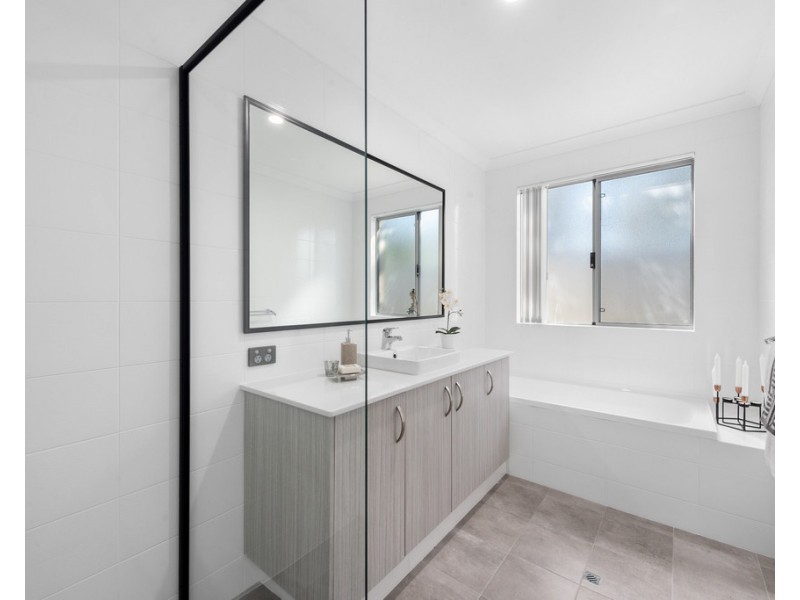 16c Windsor Place, Kallaroo WA 6025