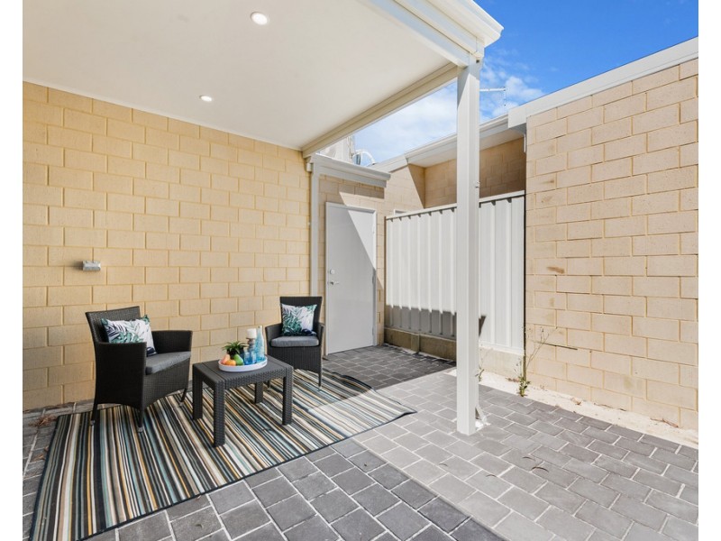16c Windsor Place, Kallaroo WA 6025