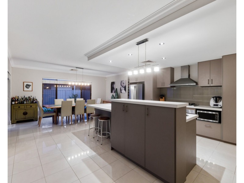 42 Carpenteria Drive, Stirling WA 6021